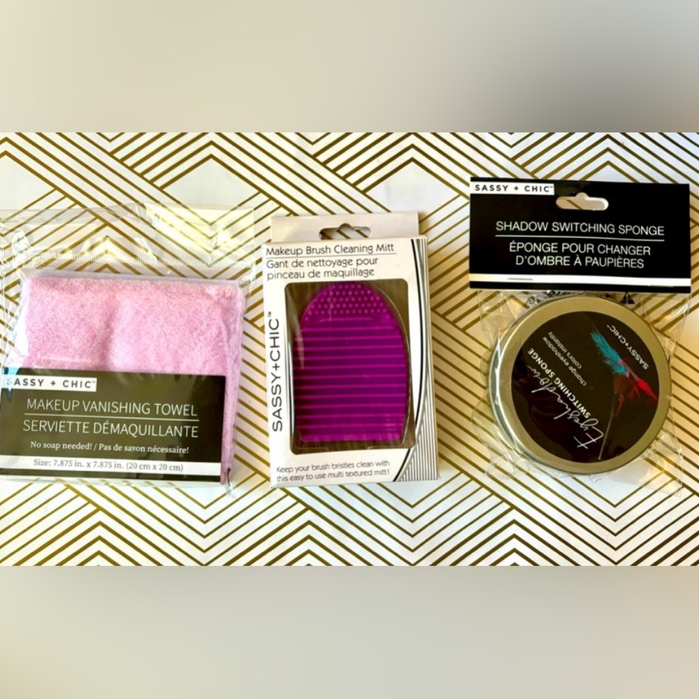 Bundled Makeup Tools 3pcs. Brush Cleaners (sponge & silicone mat), Makeup Towel